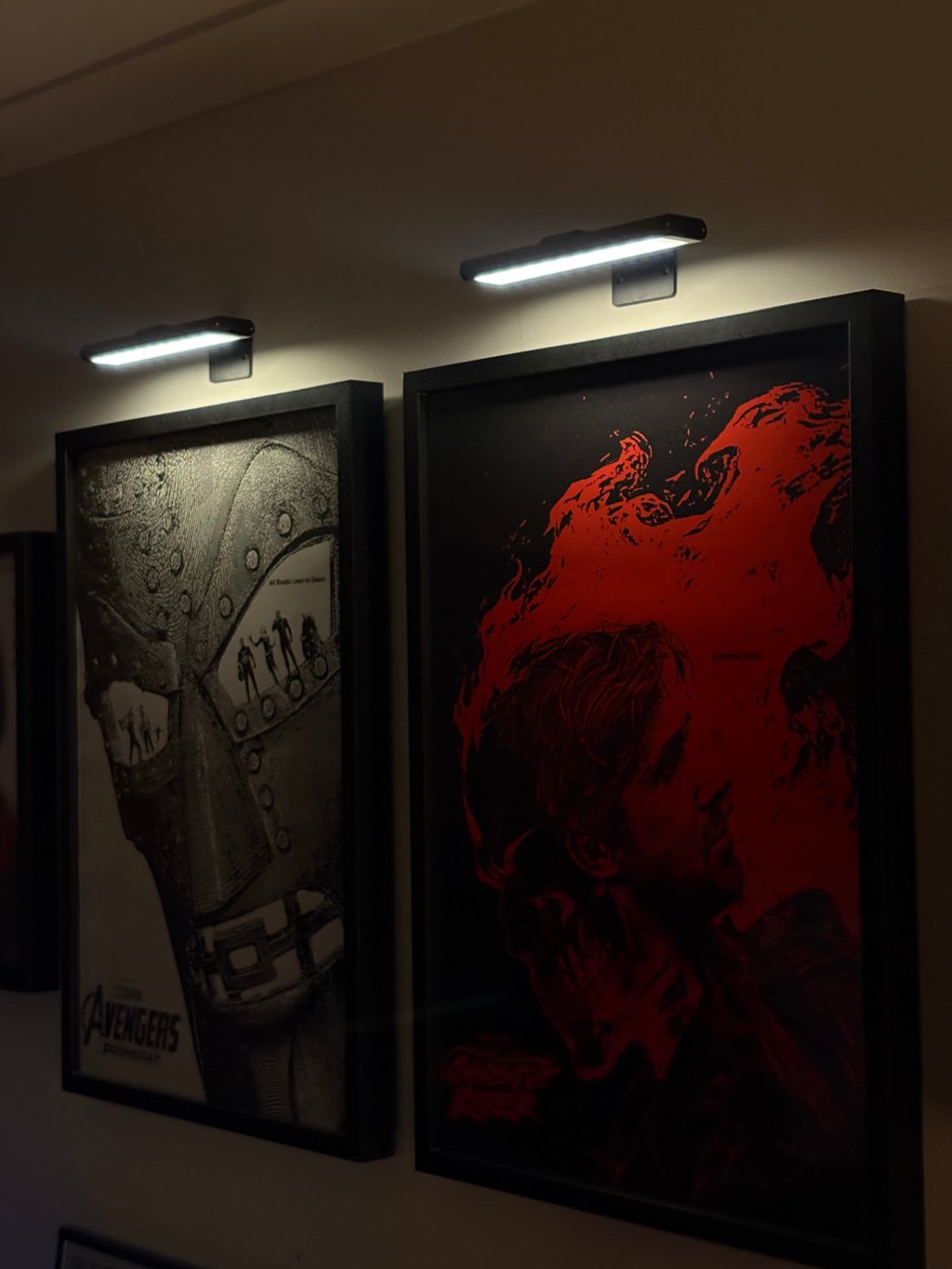 Kingpictures7 posters framed on the wall